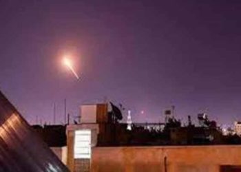 خبير إسرائيلي يوضح سبب الغارات الأخيرة على دمشق وحمص