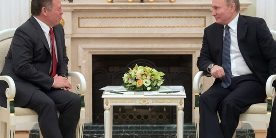 الملك الأردني يحمل موقفه الجديد بشأن سوريا إلى موسكو