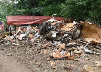 مصرع 10 أشخاص في فيضانات بالولايات المتحدة الأمريكية