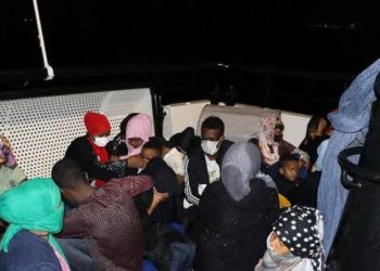 إنقاذ 59 مهاجراً أجبرتهم اليونان على العودة إلى تركيا