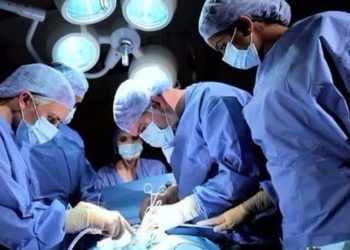 حكومة النظام تدرس رفع أسعار العمليات الجراحية