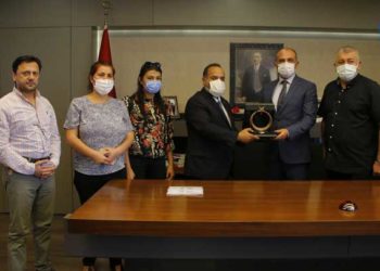 وفد من وسائل إعلام سورية وتركية يزور مدير أمن غازي عنتاب.. ويبحث معه سبل التعاون