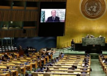 “عون” يدعو المجتمع الدولي لإيقاف دعم اللاجئين السوريين في لبنان