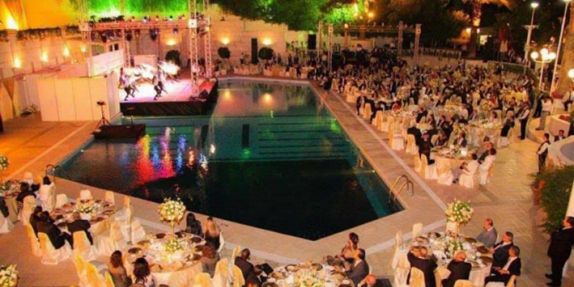 عشاء فاسد يتسبب بتسمم 35 طبيباً في دمشق خلال حفل في فندق فاخر