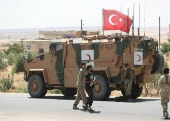 مقتل ثلاثة جنود أتراك بعد استهداف سيارتهم بعبوة ناسفة في إدلب