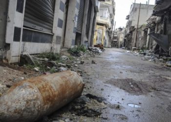 وفاة طفل متأثراً بإصابته جراء انفجار إحدى قذائف النظام في درعا