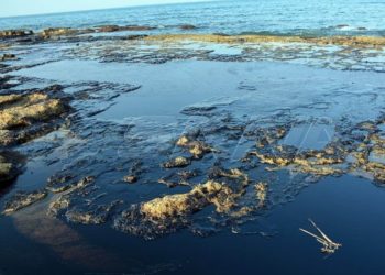 قبرص تؤكد أنها لازالت عرضة لخطر تسرب النفط السوري