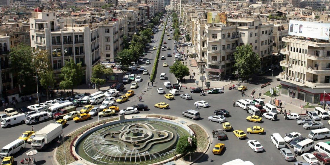 تقرير أمريكي يكشف عن صراع بين تيارين متضادين في نظام الأسد