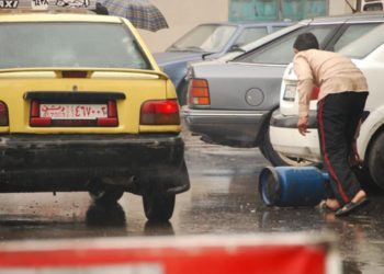 مع قدوم الشتاء.. غلاء كبير بأسعار الحطب والمحروقات في ريف دمشق