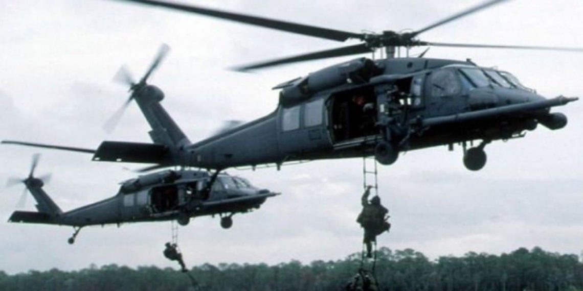 دير الزور.. مقتل وإصابة عدة أشخاص خلال إنزال جوي للتحالف الدولي