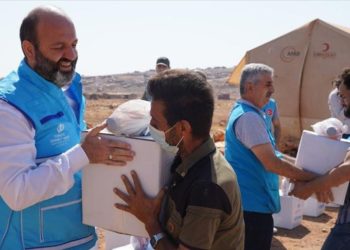 وقف الديانة التركي يكفل 1720 يتيماً في إدلب