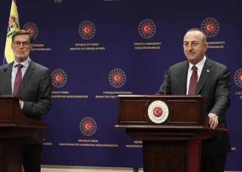 الدفاع المدني السوري يطلق حملة توعية للنساء بـ “سرطان الثدي”