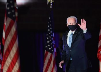 “نيوزويك”: سياسة بايدن في سوريا “نعمة للأسد”