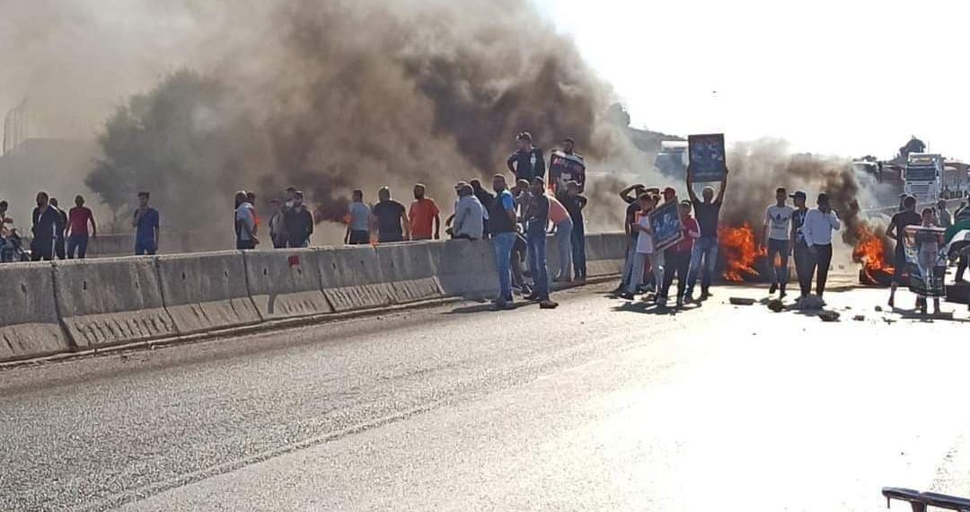 قطع أوتوستراد حمص – طرطوس بعد إصدار حكم إعدام لأحد قادة الميليشيات