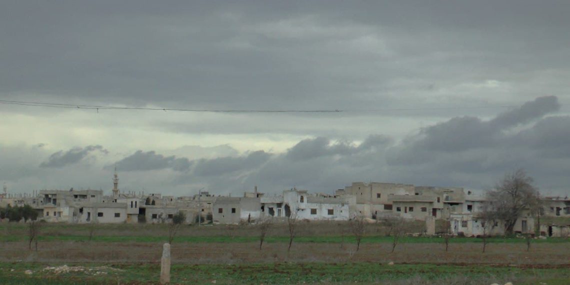 شتاء بارد ينتظر أهالي شمالي حمص وسط ارتفاع أسعار الحطب وغياب مخصصات التدفئة