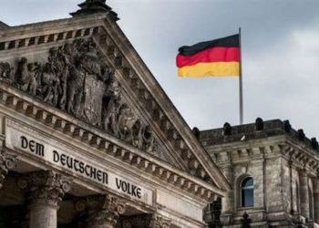 محكمة ألمانية تؤيد حكماً بالمؤبد بحق لاجئ سوري متهم بـ”مذبحة” الطبقة