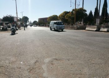 سائقو “السرافيس” في درعا يشتكون من قرار جديد حول آلية تسليمهم مادة المازوت