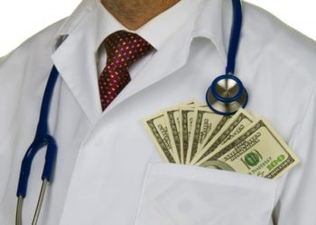 مسؤول في حكومة النظام: 50 ألف ليرة أجر عادل لمعاينات الأطباء