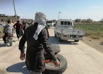 غضب شعبي ومنع مرور دورية روسية غربي دير الزور