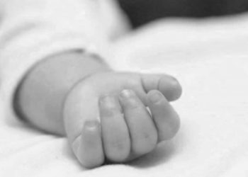 بحجة “توسيخ ثيابها”.. أب يعذب طفلته حتى الموت بتحريض من زوجته في ريف دمشق