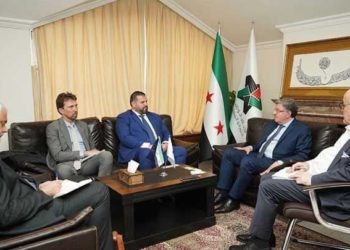 حمص.. اعتقال خمسة أشخاص بتهمة “استلام وتسليم” حوالات مالية من خارج سوريا