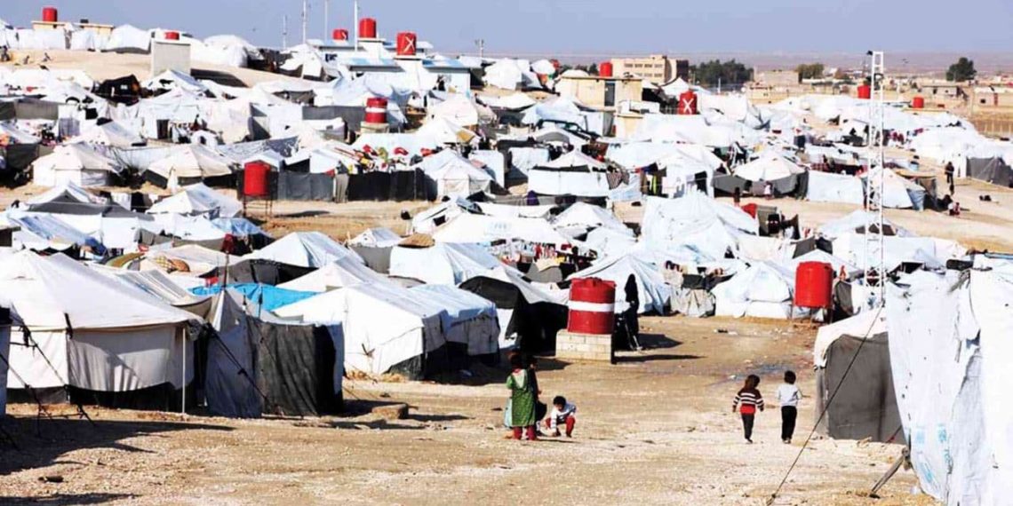 مقدونيا تضبط شاحنة على متنها 41 مهاجرًا سوريًا