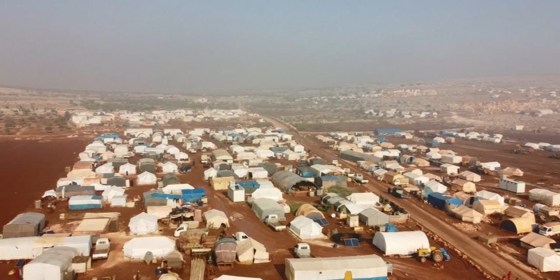 قطر توقع اتفاقية مع المنظمة الدولية للهجرة لتحديث البنية التحتية لـ 11 مخيماً بالشمال السوري