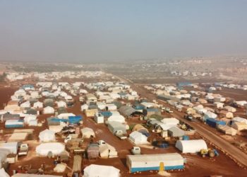 قطر توقع اتفاقية مع المنظمة الدولية للهجرة لتحديث البنية التحتية لـ 11 مخيماً بالشمال السوري