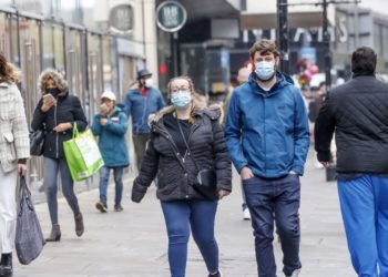 بريطانيا ترخص عقاراً منزلياً لعلاج كورونا