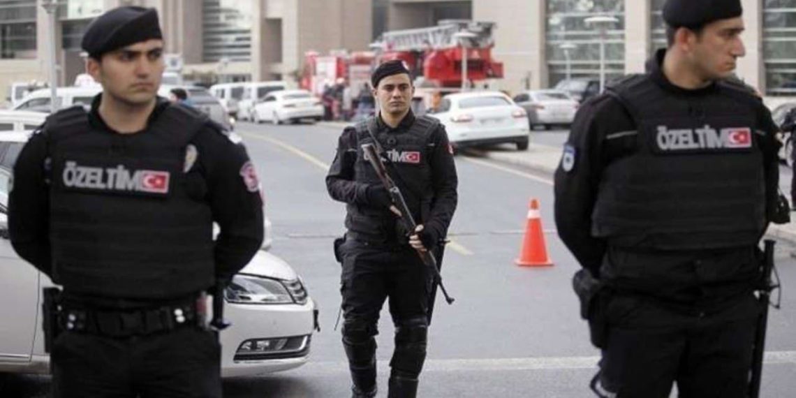 تركيا تعتقل خلية تموّل “تنظيم الدولة” في سوريا