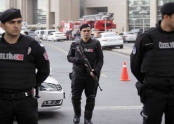 تركيا تعتقل خلية تموّل “تنظيم الدولة” في سوريا