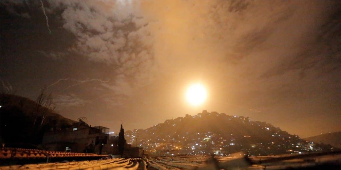 غارات إسرائيلية على مواقع للنظام في المنطقتين الوسطى والساحلية