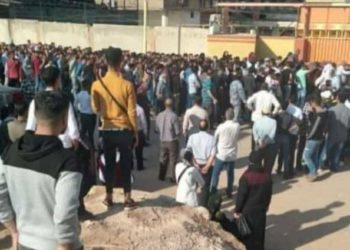 درعا.. قوات النظام تعتقل شاباً من أمام مبنى الهجرة والجوازات
