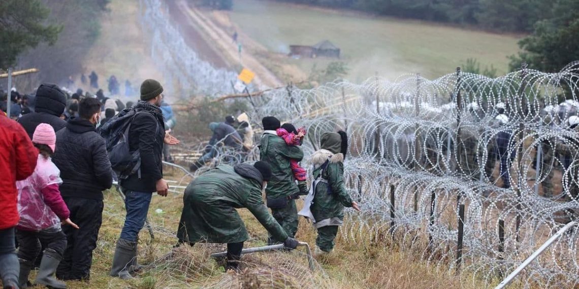 “رايتس ووتش”: بيلاروسيا تضع محتجزين الحدود بين خياري “الموت هنا أو اذهب إلى بولندا”