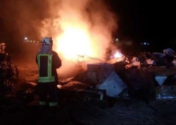 خلال يوم واحد.. إخماد خمسة حرائق في شمال غرب سوريا