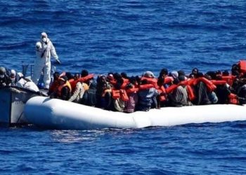 النمسا واليونان تعتقلان 18 شخصاً بتهمة تهريب لاجئين إلى أوروبا