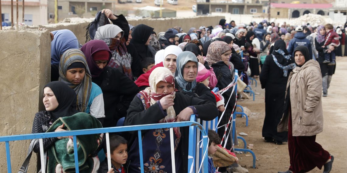 “مكرمة” زيادة الرواتب.. كيف انعكست على السوريين في مناطق النظام؟