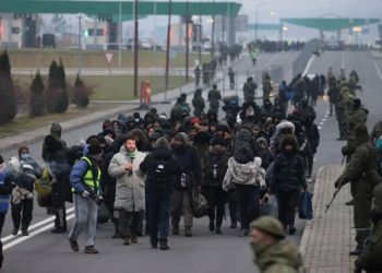 بولندا: بلاروسيا رحّلت نحو ثلاثة آلاف لاجئ إلى سوريا والعراق