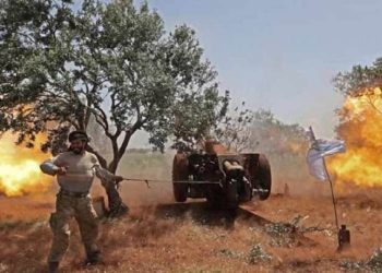 تسببت بإغلاق المدارس.. اشتباكات بين فصائل المعارضة وقوات النظام غرب حلب