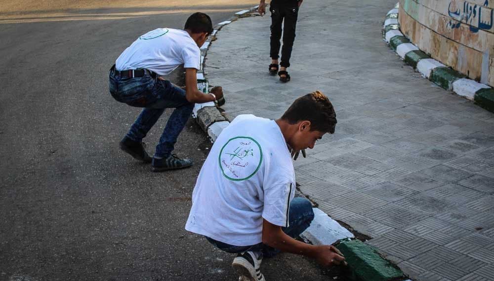بسبب تقصير المؤسسات الحكومية.. حملة نظافة محلية شمالي درعا