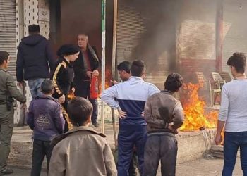 اندلاع النيران في مقر المجلس الوطني الكردي في مدينة الدرباسية