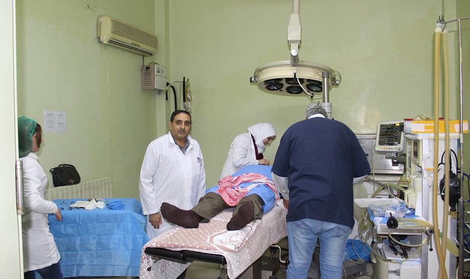 “الإتجار بالمرضى”.. أسلوب جديد ينتشر وسط القطاع الطبي في حمص