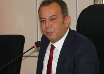 محكمة تركية توقف قرارات تستهدف السوريين والأجانب