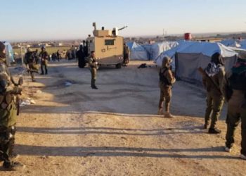 “قسد” تعتقل سبعة أشخاص في مخيم الهول بريف الحسكة