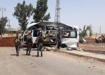 جرحى من عناصر قوات النظام باستهداف حافلة لهم شرقي درعا