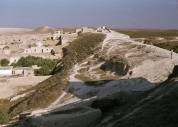 ميليشيا تابعة للنظام تنقب عن الآثار في قرية المشرفة شرق حمص