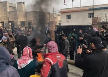 احتجاجات ضد شركة الكهرباء في الباب.. ومحلي جرابلس يتفق مع الشركة على فترة التقنين