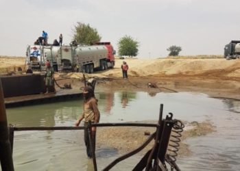 قسد تعيد افتتاح معبر مع نظام الأسد شرق دير الزور