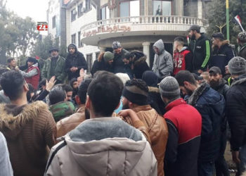 بعد وعود وضغوط.. منظمو احتجاجات السويداء يؤجلونها دون موعد