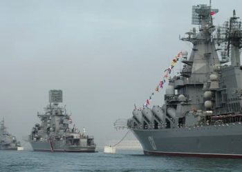 وصول 6 سفن عسكرية روسية إلى ميناء طرطوس